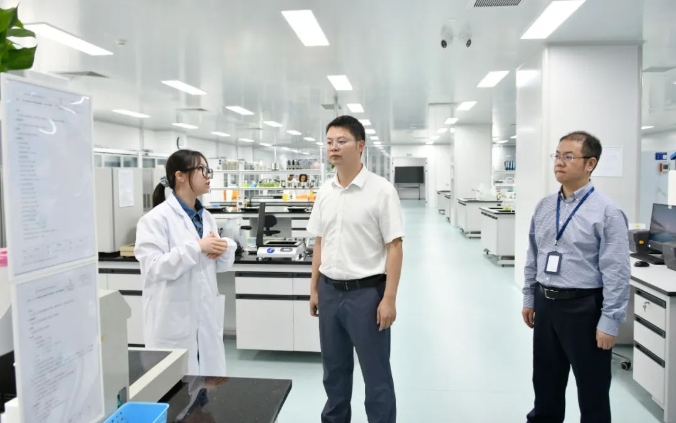 向“新”而行 區(qū)主要領導考察生物技術開發(fā)企業(yè)，擘畫產(chǎn)業(yè)發(fā)展新藍圖